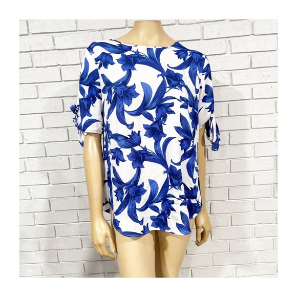 Ann Taylor Blue Floral Women's Top - Picture 1 of 10